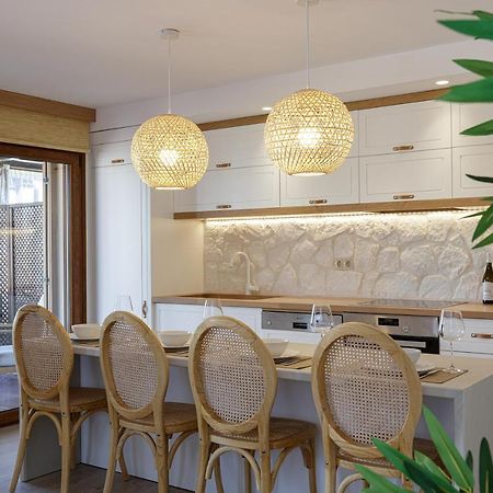 Villa Seashell -Wonderful Newly Renovated Villa On The Beach Galatas  Экстерьер фото