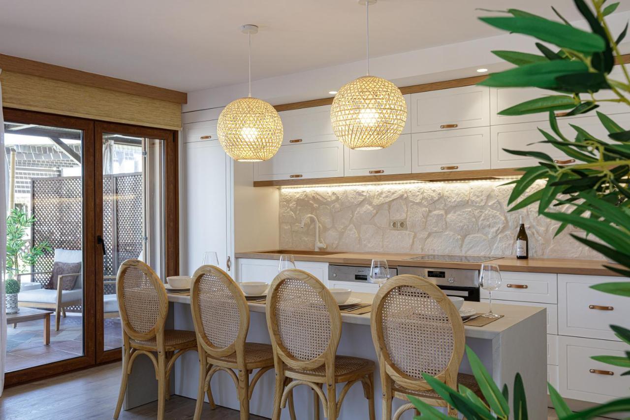 Villa Seashell -Wonderful Newly Renovated Villa On The Beach Galatas  Экстерьер фото