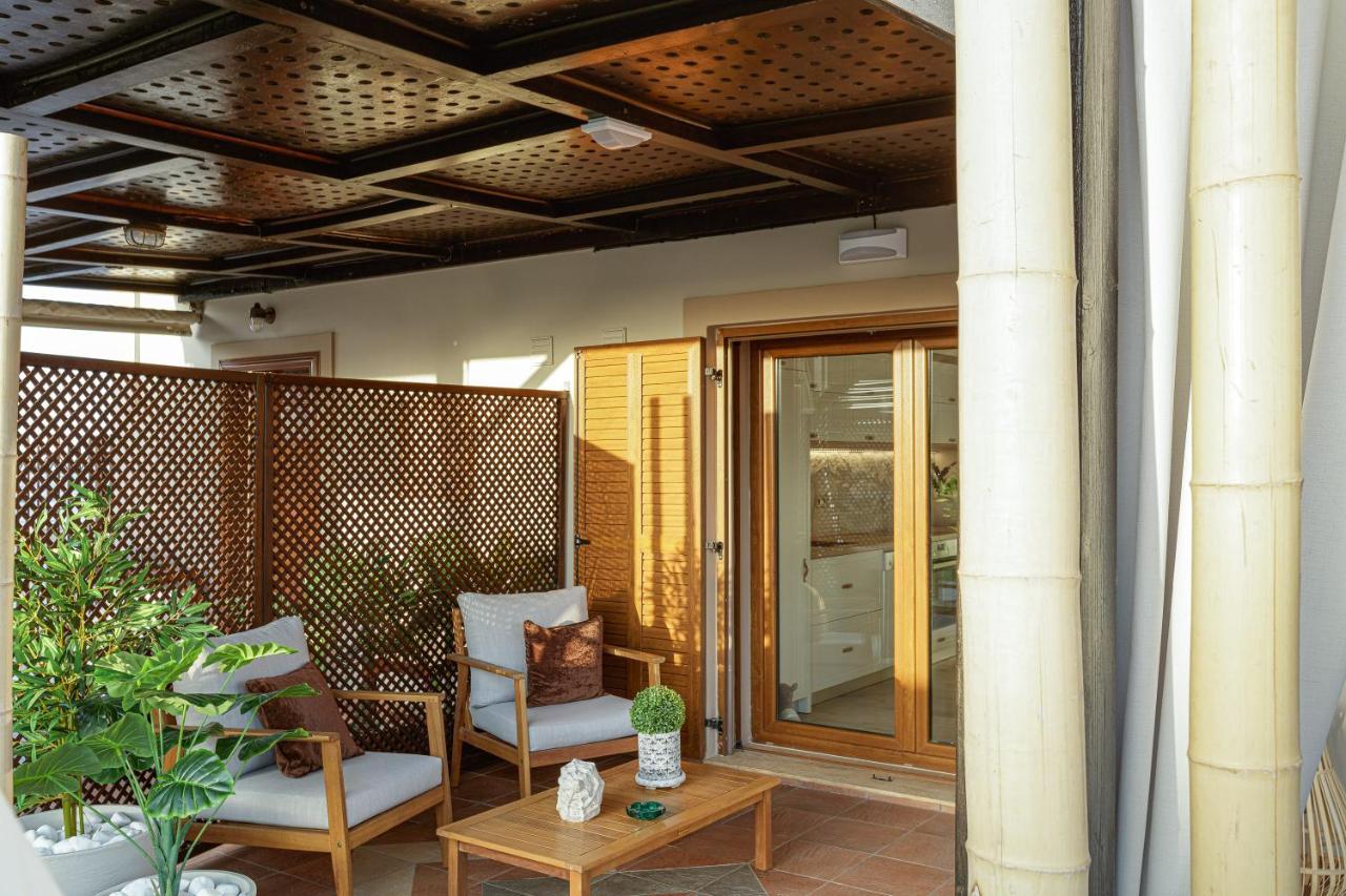Villa Seashell -Wonderful Newly Renovated Villa On The Beach Galatas  Экстерьер фото