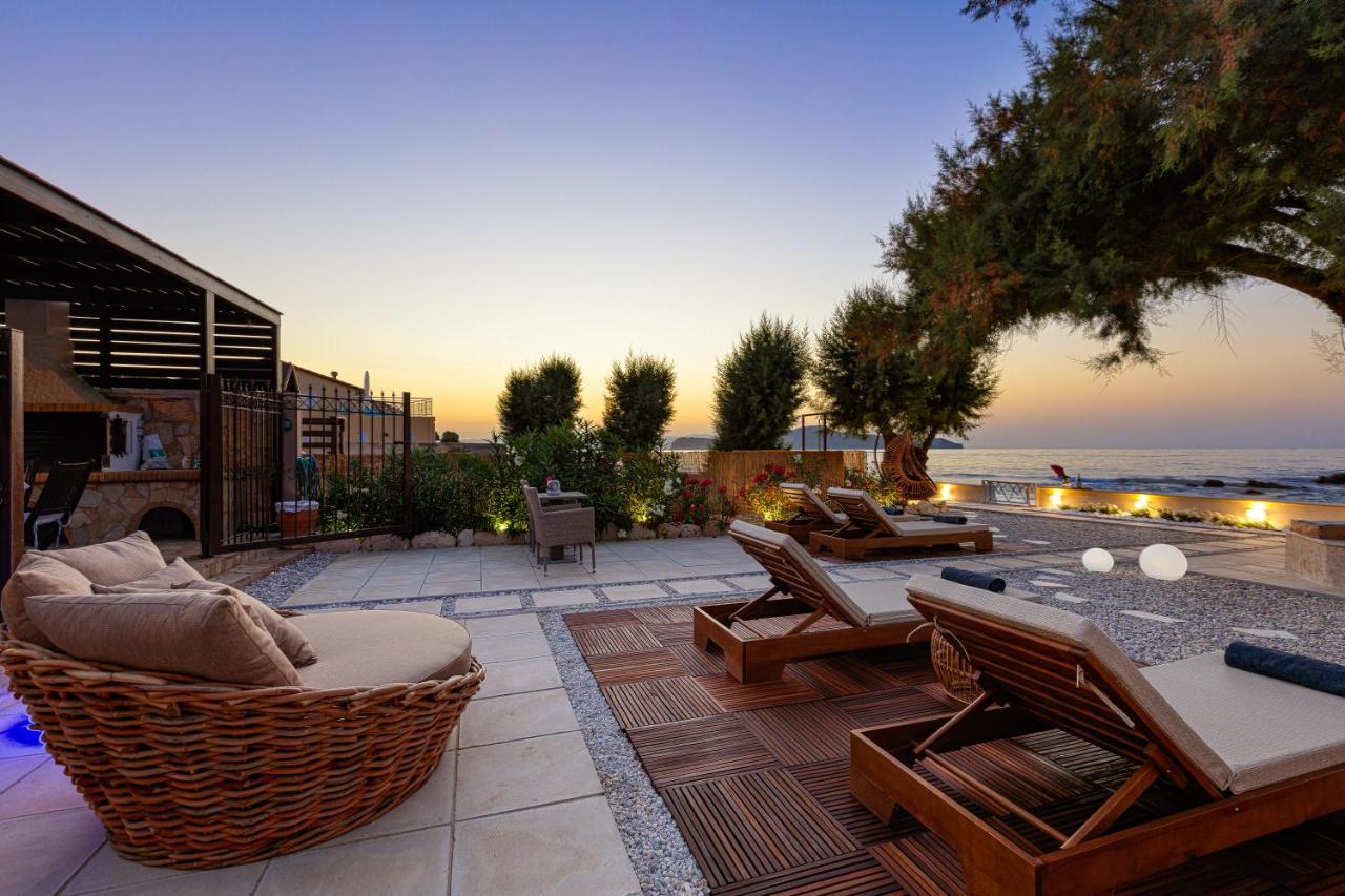 Villa Seashell -Wonderful Newly Renovated Villa On The Beach Galatas  Экстерьер фото