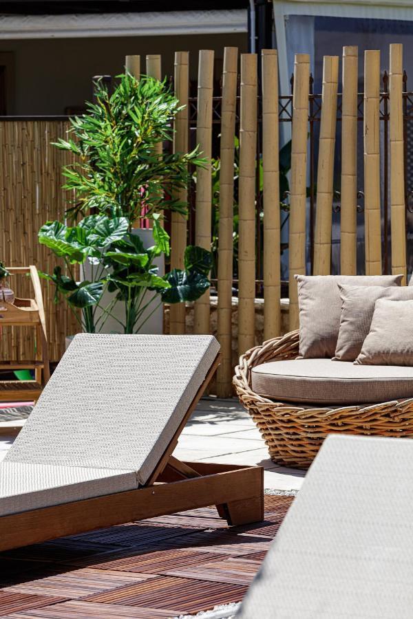 Villa Seashell -Wonderful Newly Renovated Villa On The Beach Galatas  Экстерьер фото